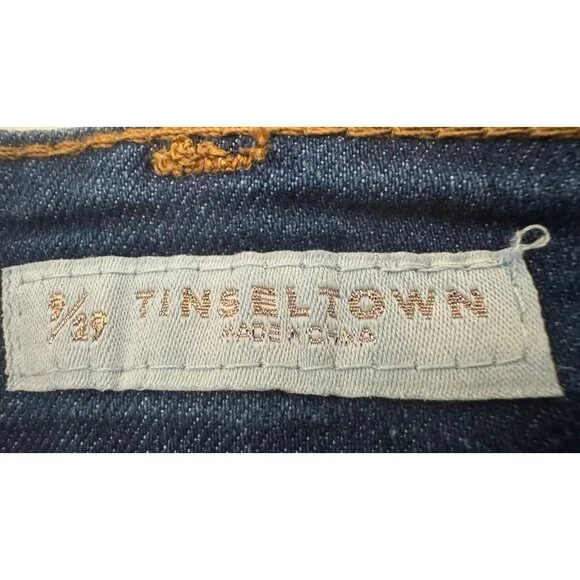 NWT Tinsel Town 9/29 High Rise Denim Shorts Blue Frayed Hem Casual Summer - Picture 2 of 15